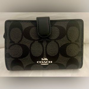 Coach Wallet - Excellent Condition -